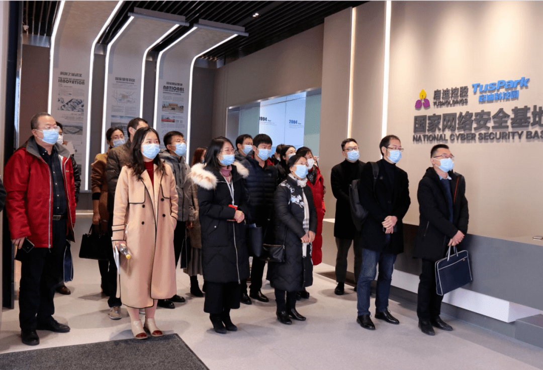 武漢畫冊印刷—武漢金田彩印公司_武漢網(wǎng)絡公司_武漢綠色網(wǎng)絡信息服務有限責任公司